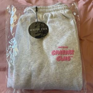 White fox comfort club sweatpants